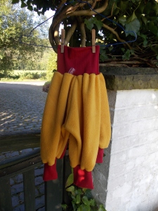 Pumphose fleece gelb und rot. gr. 62/68 und 74/80 und 86/92